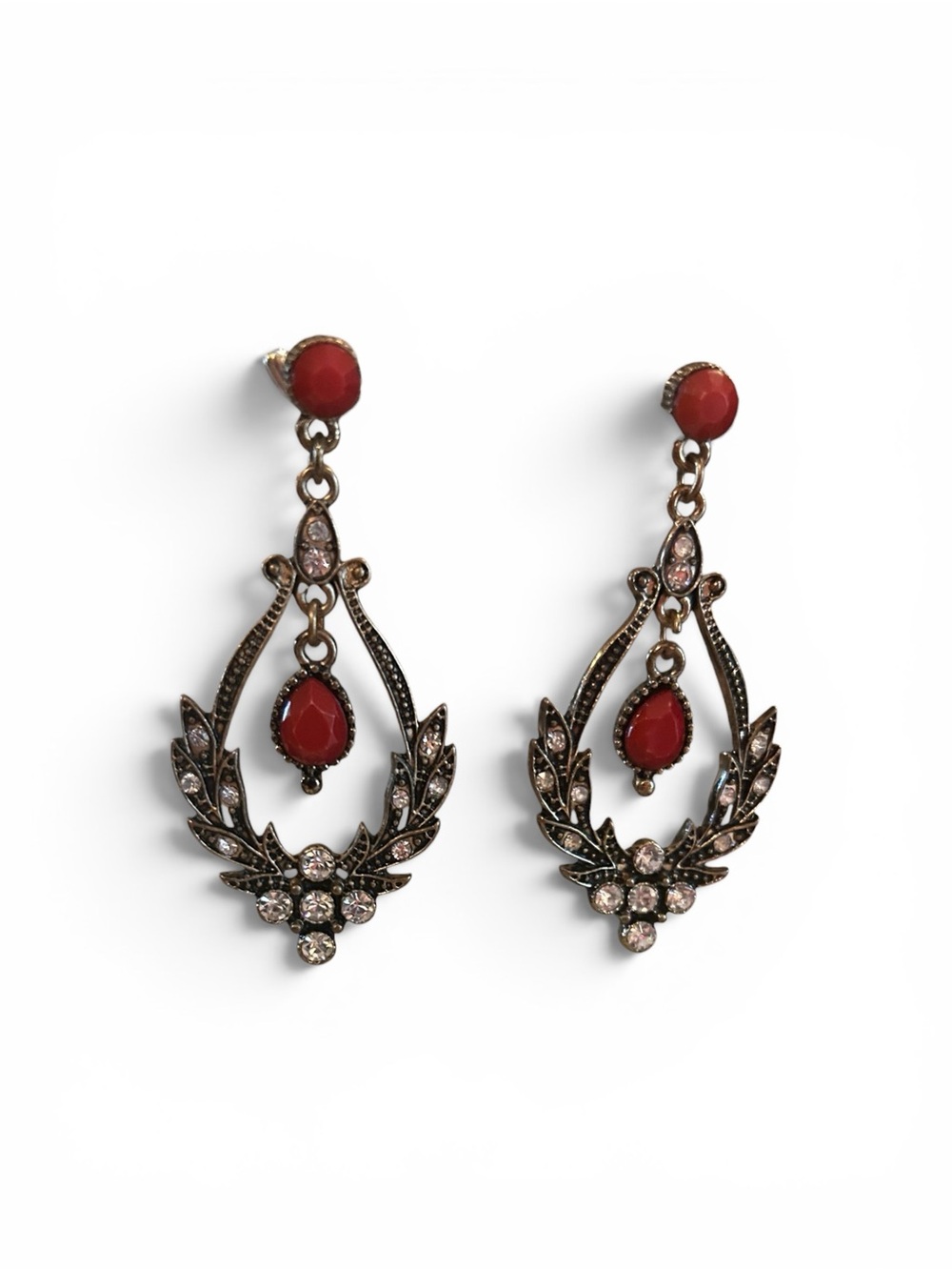 Vintage-Style Red Teardrop Dangle Earrings